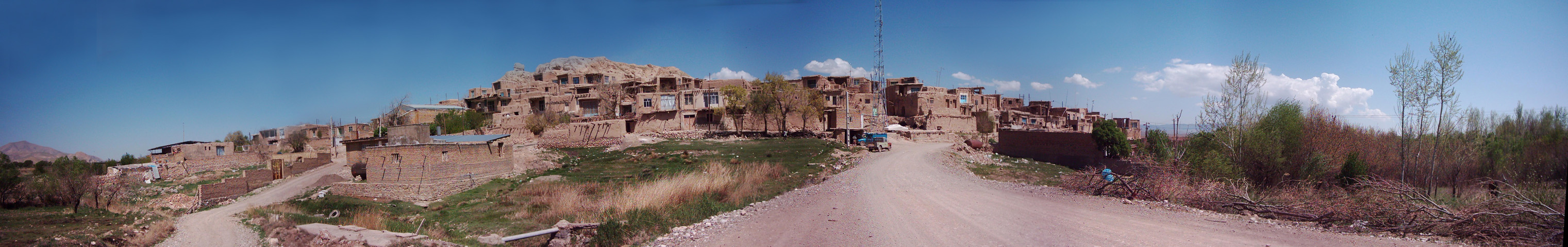 تصويري پانوراما از روستاي زيباي کله‌دشت ساوه