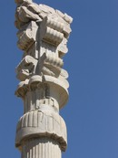 سرستونی از عمارت تخت جمشید